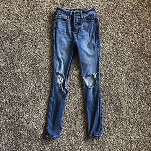 Hollister Ultra High- Rise Super Skinny Medium Wash Girl Jeans Size W 23 L 26